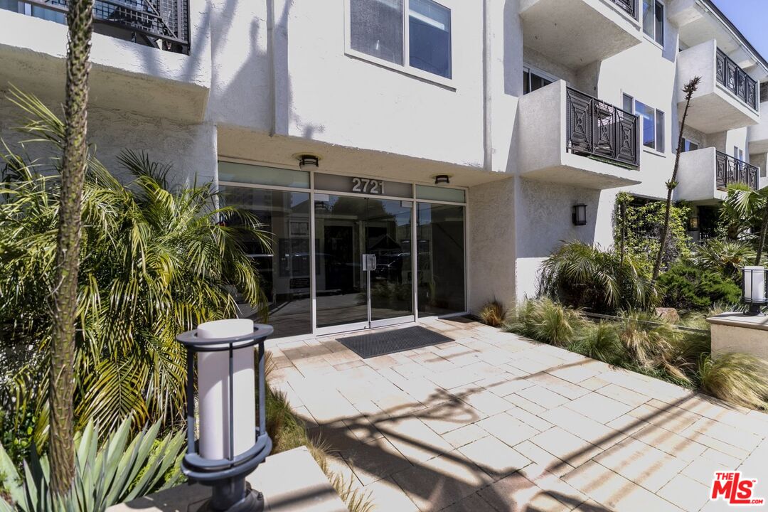 2721 2nd St Unit: 210