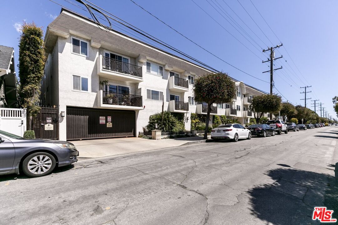 2721 2nd St Unit: 210