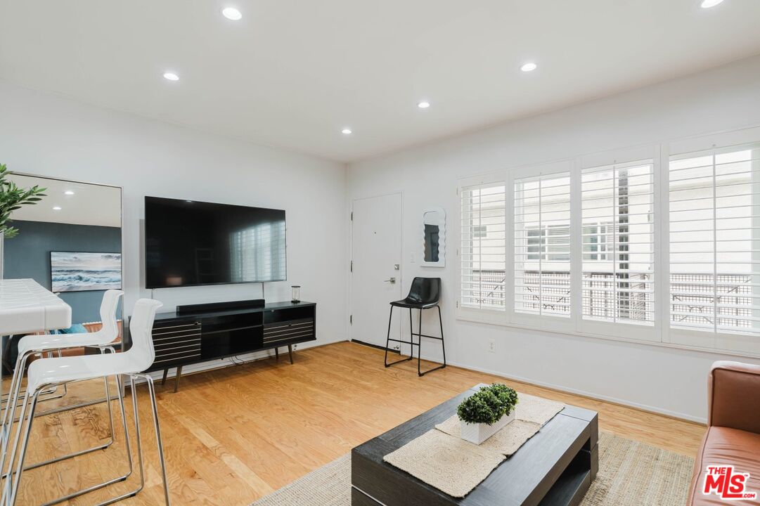 2721 2nd St Unit: 210