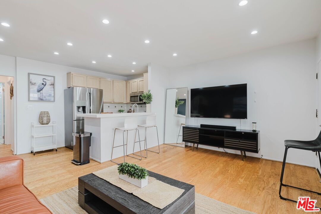 2721 2nd St Unit: 210