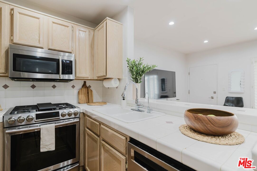 2721 2nd St Unit: 210