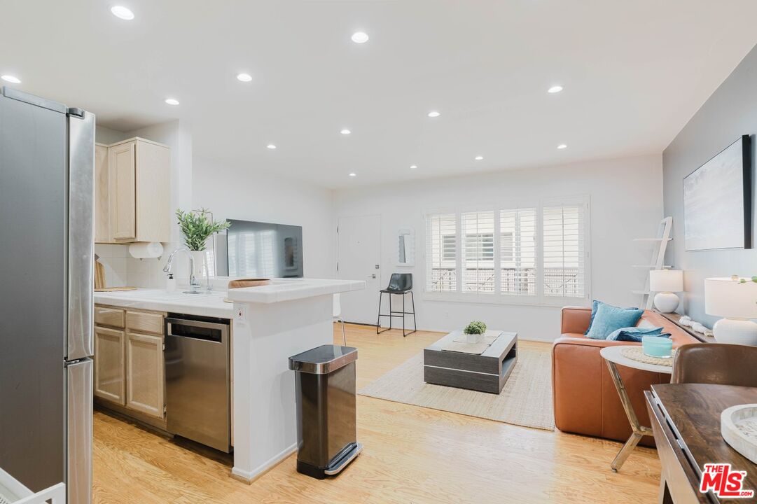 2721 2nd St Unit: 210