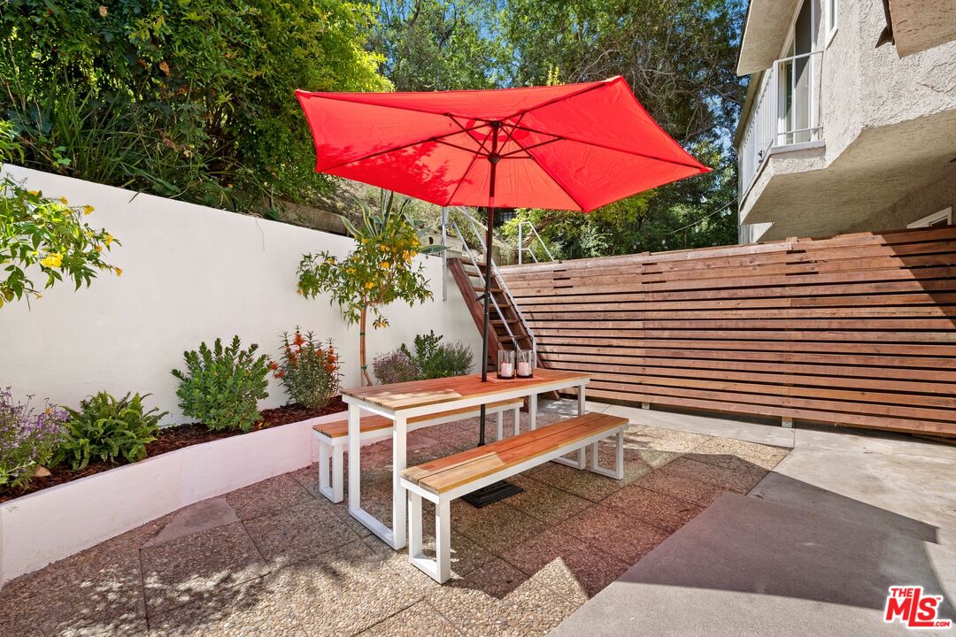 1700 N Occidental Blvd