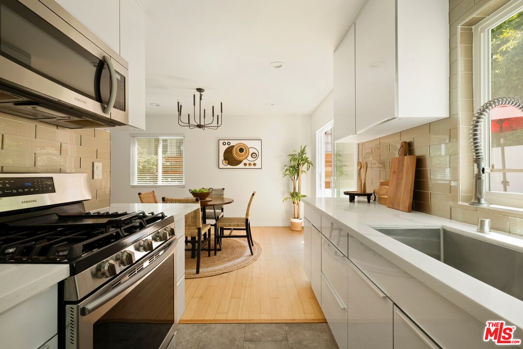 1700 N Occidental Blvd