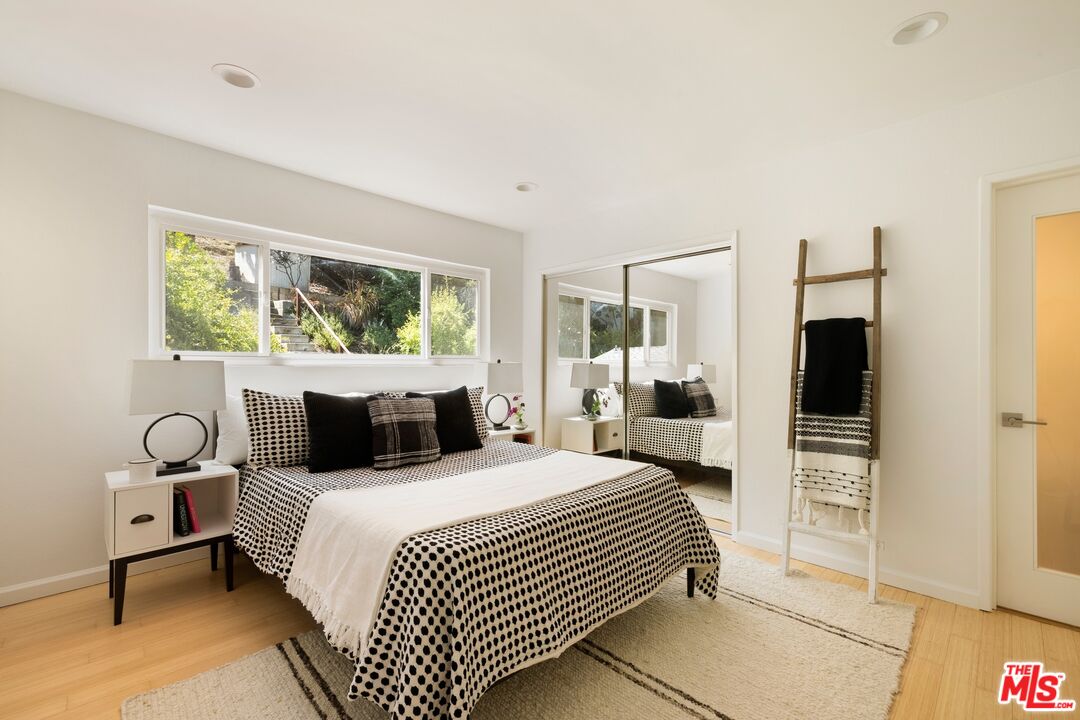 1700 N Occidental Blvd