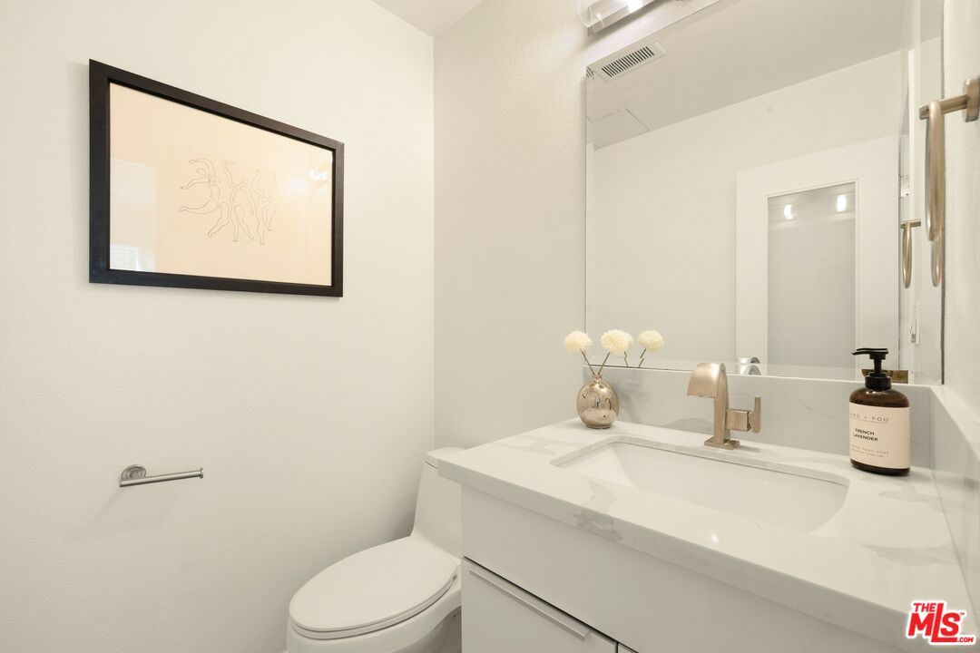 1700 N Occidental Blvd