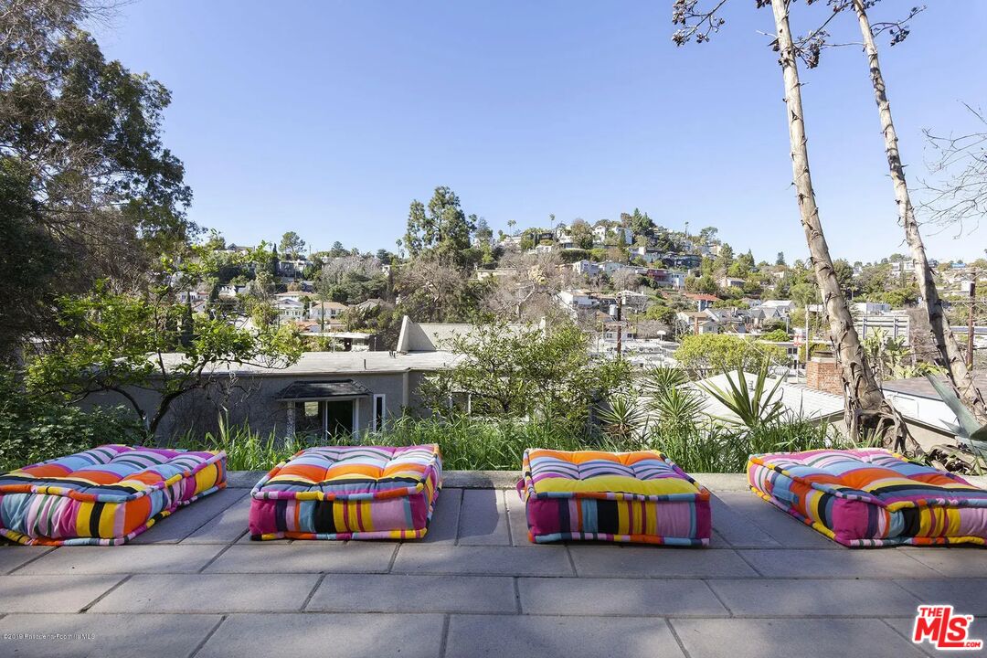 1700 N Occidental Blvd