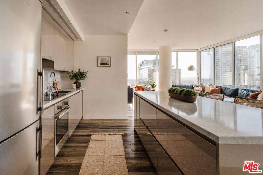 1050 S Grand Ave Unit: 1901