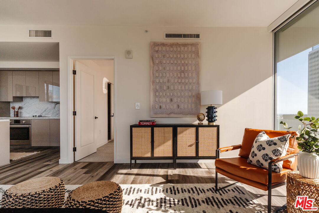 1050 S Grand Ave Unit: 1901