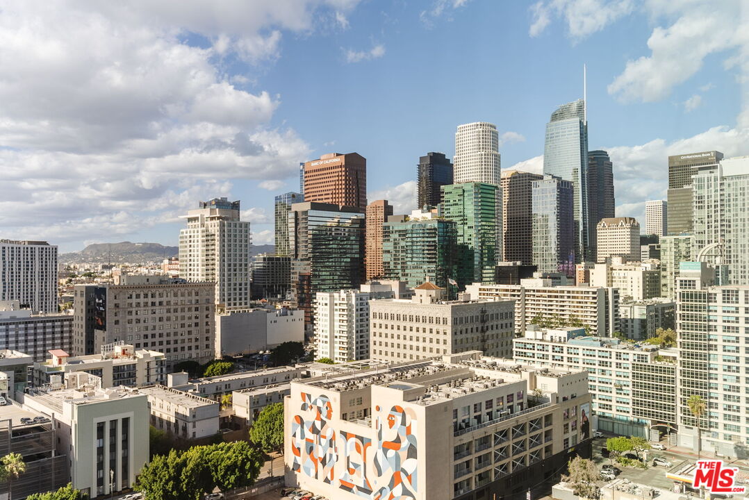 1050 S Grand Ave Unit: 1901