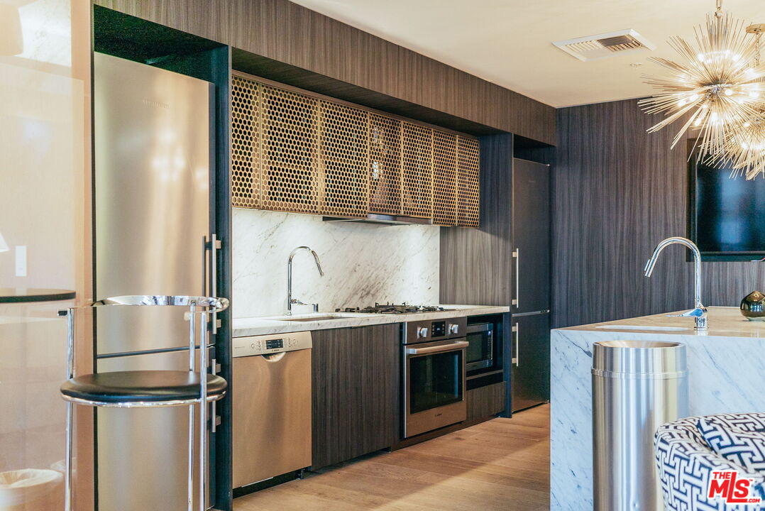 1050 S Grand Ave Unit: 1901