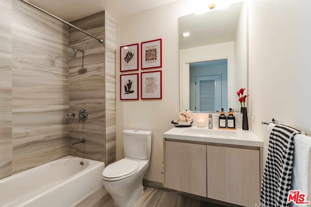 1050 S Grand Ave Unit: 1901