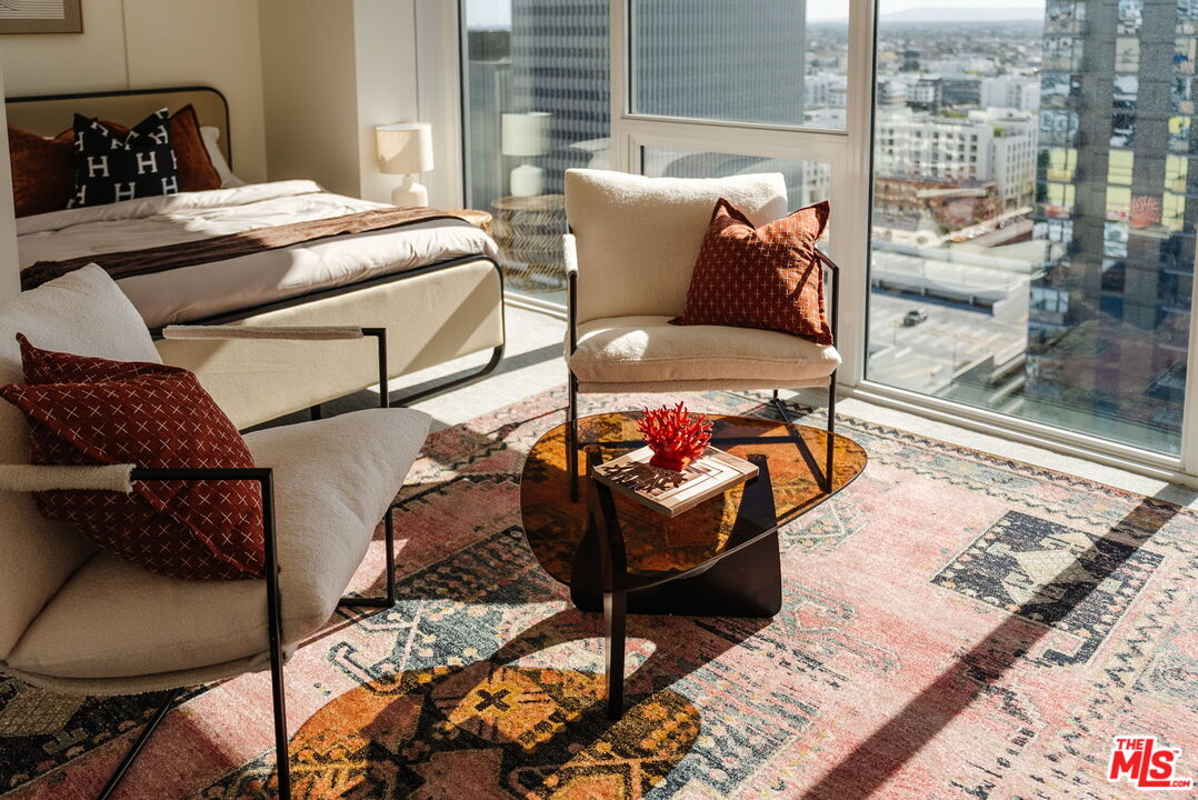 1050 S Grand Ave Unit: 1901