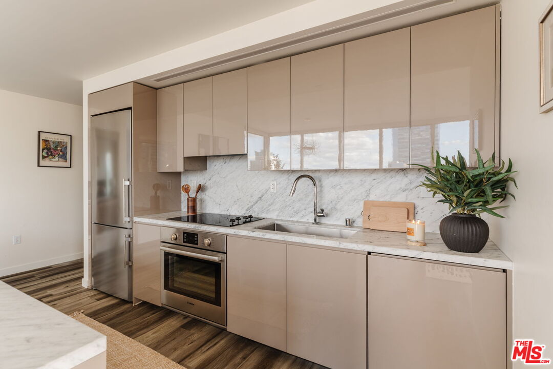 1050 S Grand Ave Unit: 1901