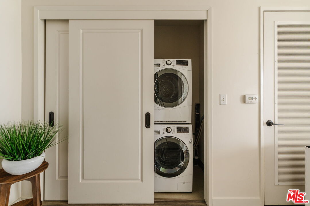 1050 S Grand Ave Unit: 1901