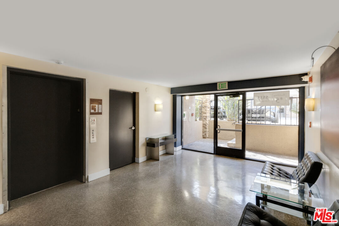 5535 Canoga Ave Unit: 317