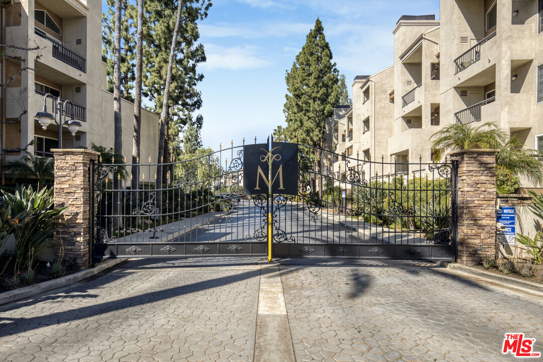 5535 Canoga Ave Unit: 317