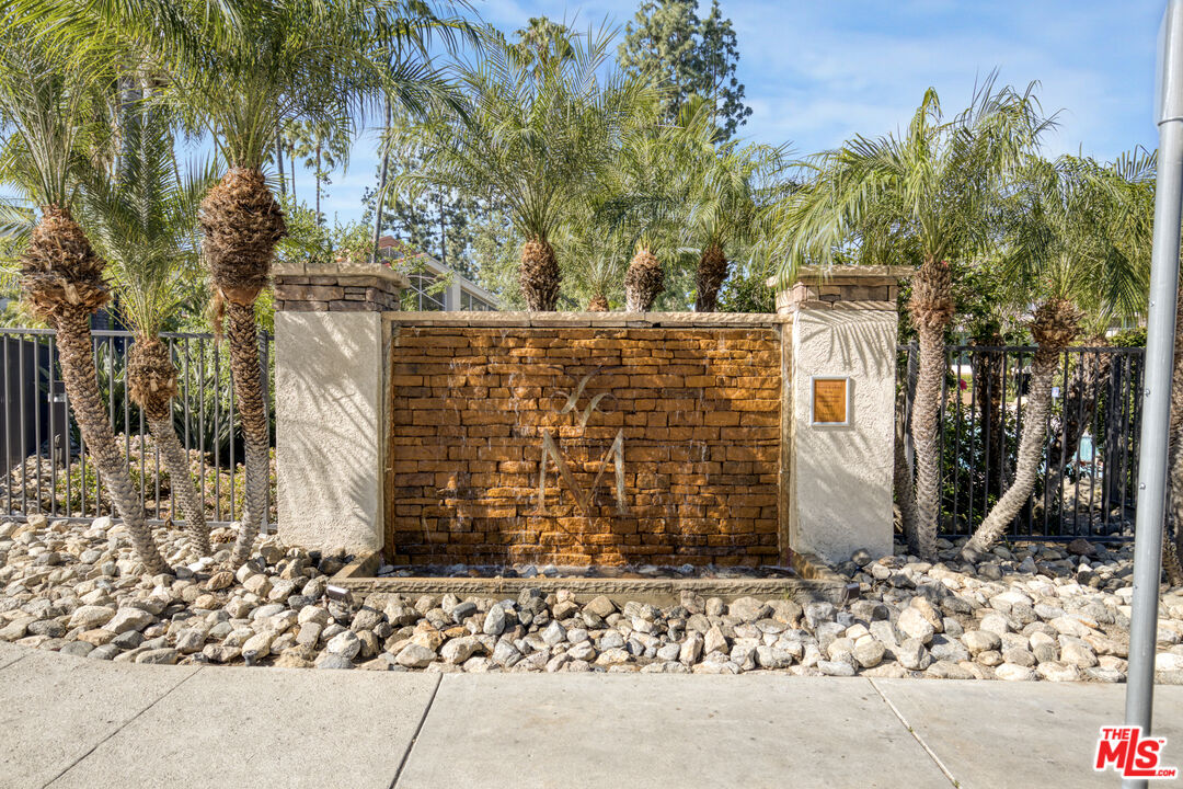 5535 Canoga Ave Unit: 317