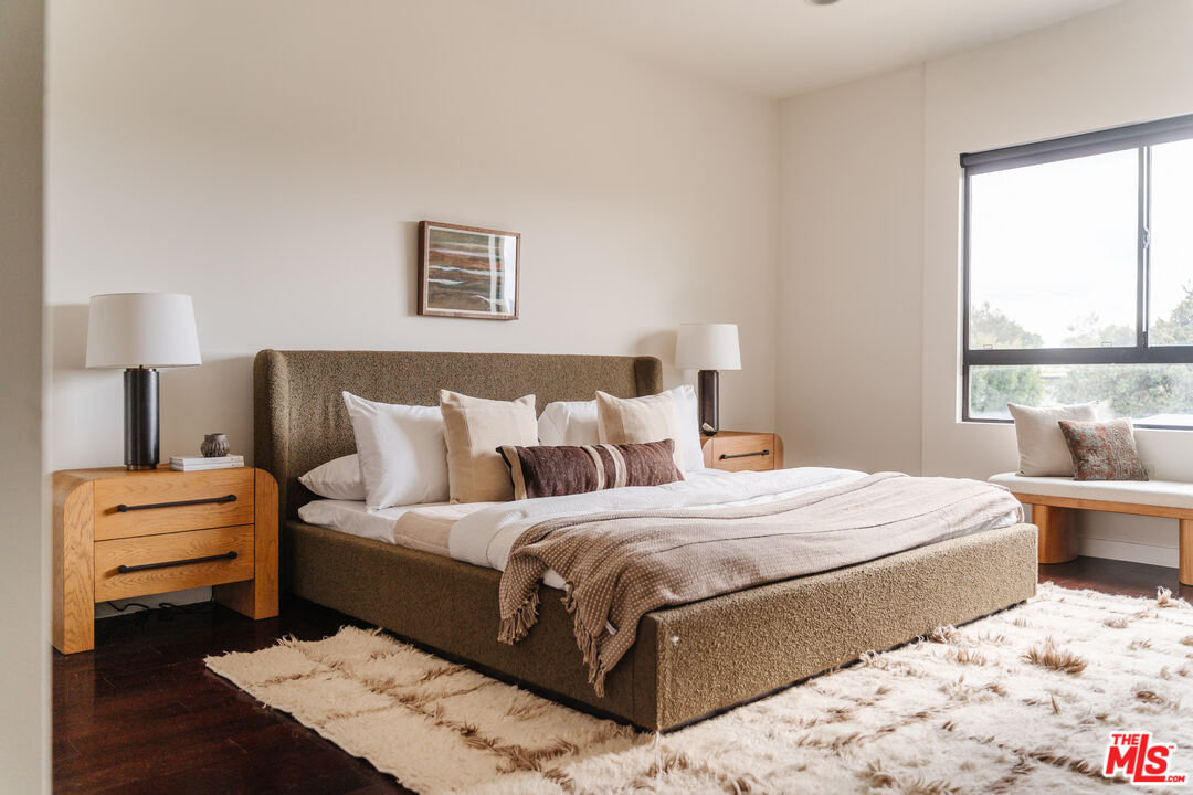 812 N Croft Ave Unit: 301