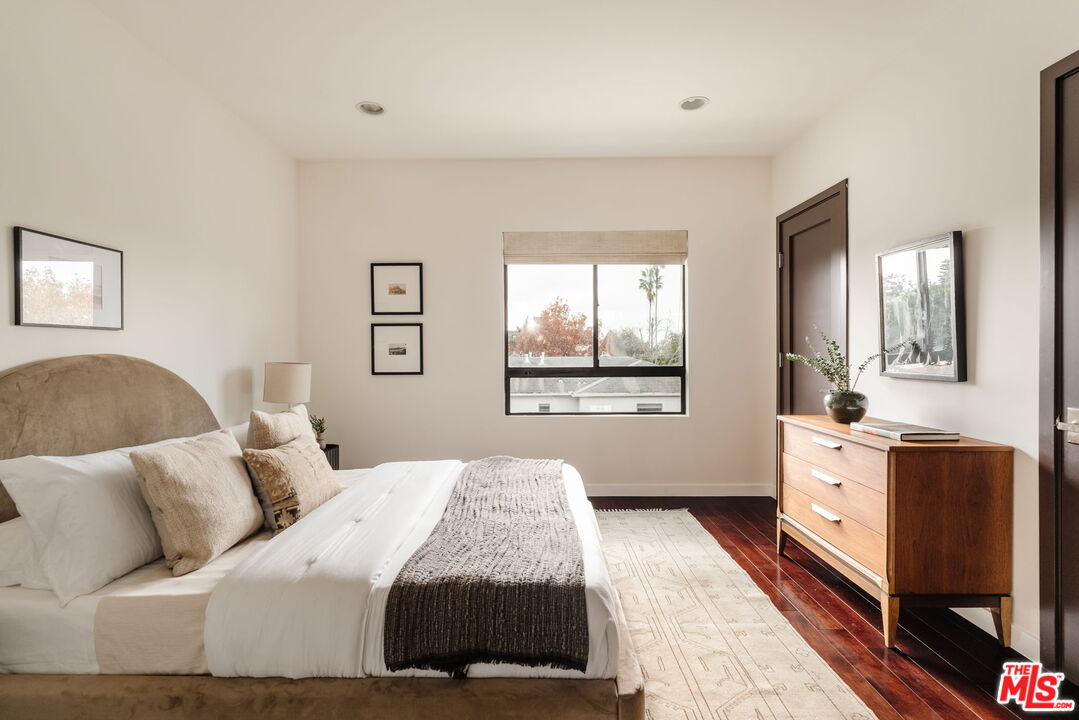 812 N Croft Ave Unit: 301