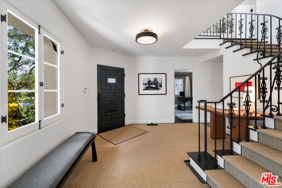 329 S Roxbury Dr