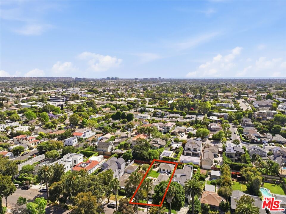 3647 Barry Ave