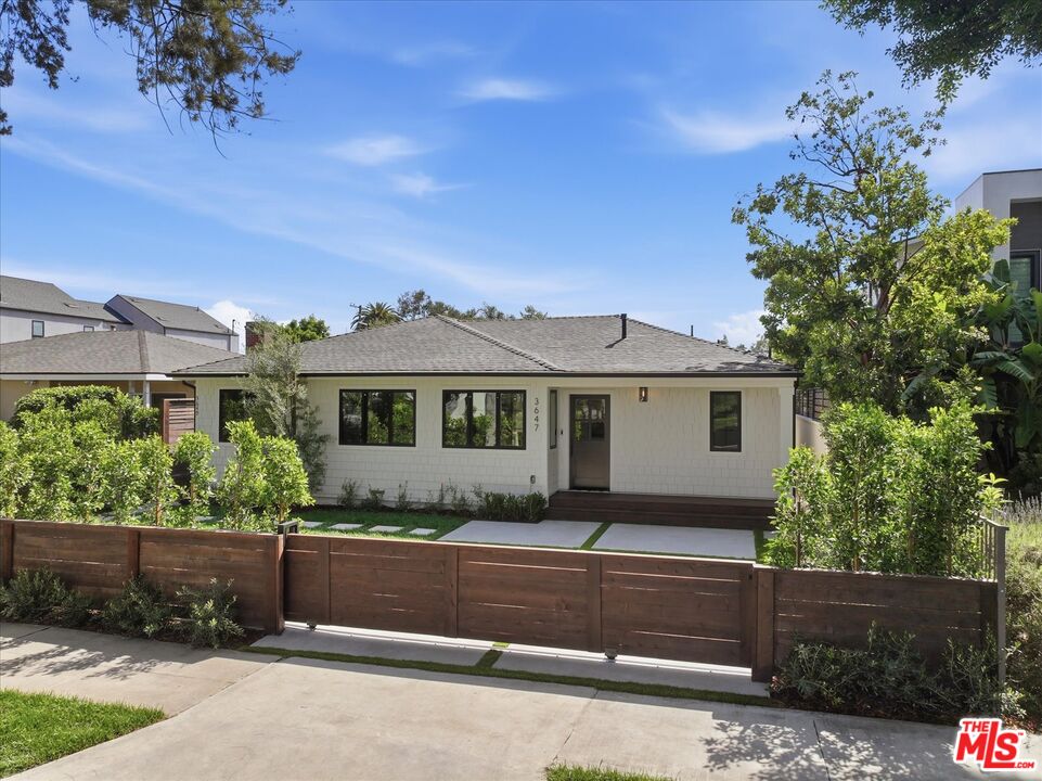3647 Barry Ave