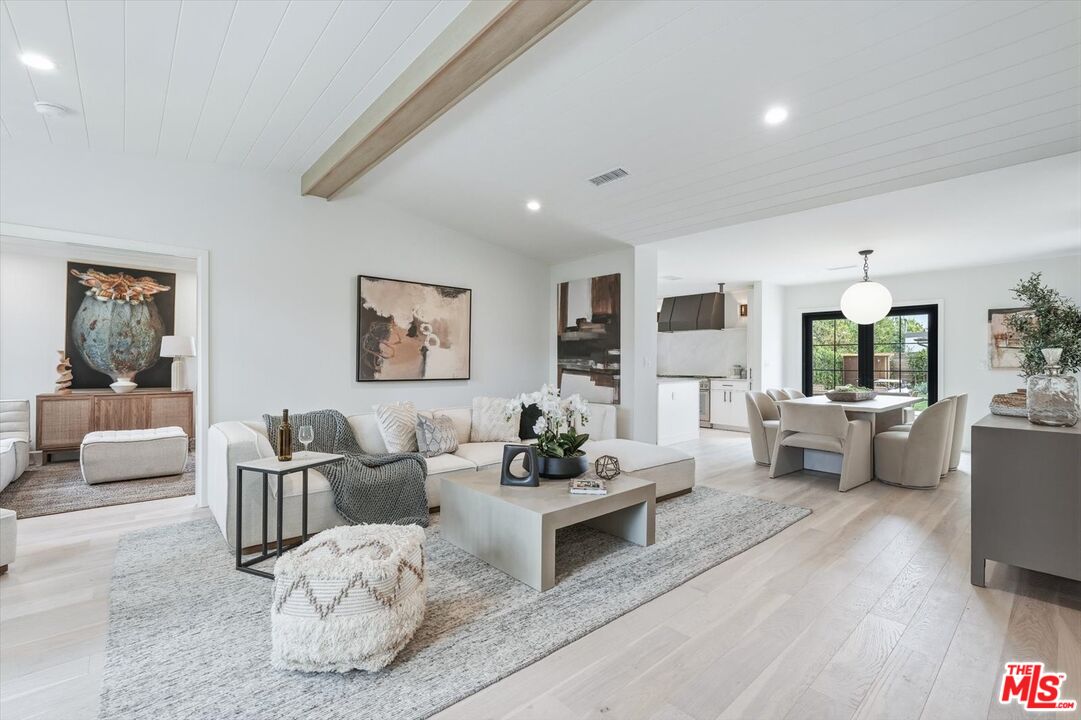 3647 Barry Ave