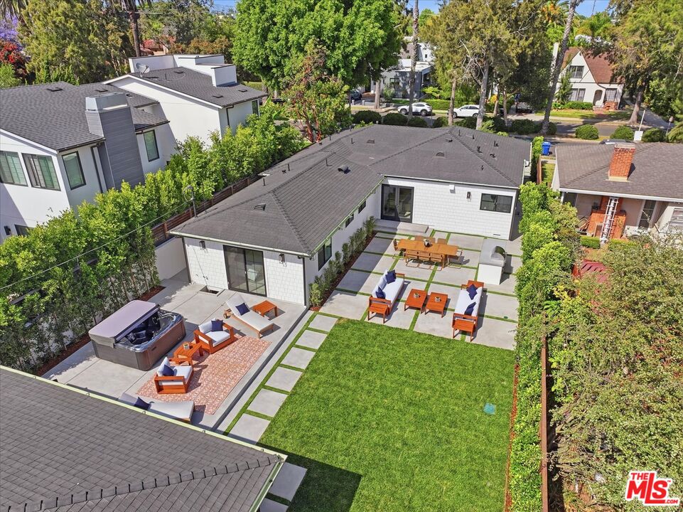 3647 Barry Ave