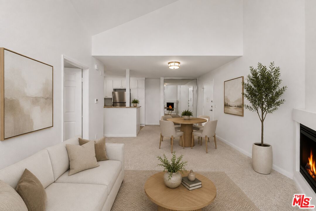 5535 Canoga Ave Unit: 317