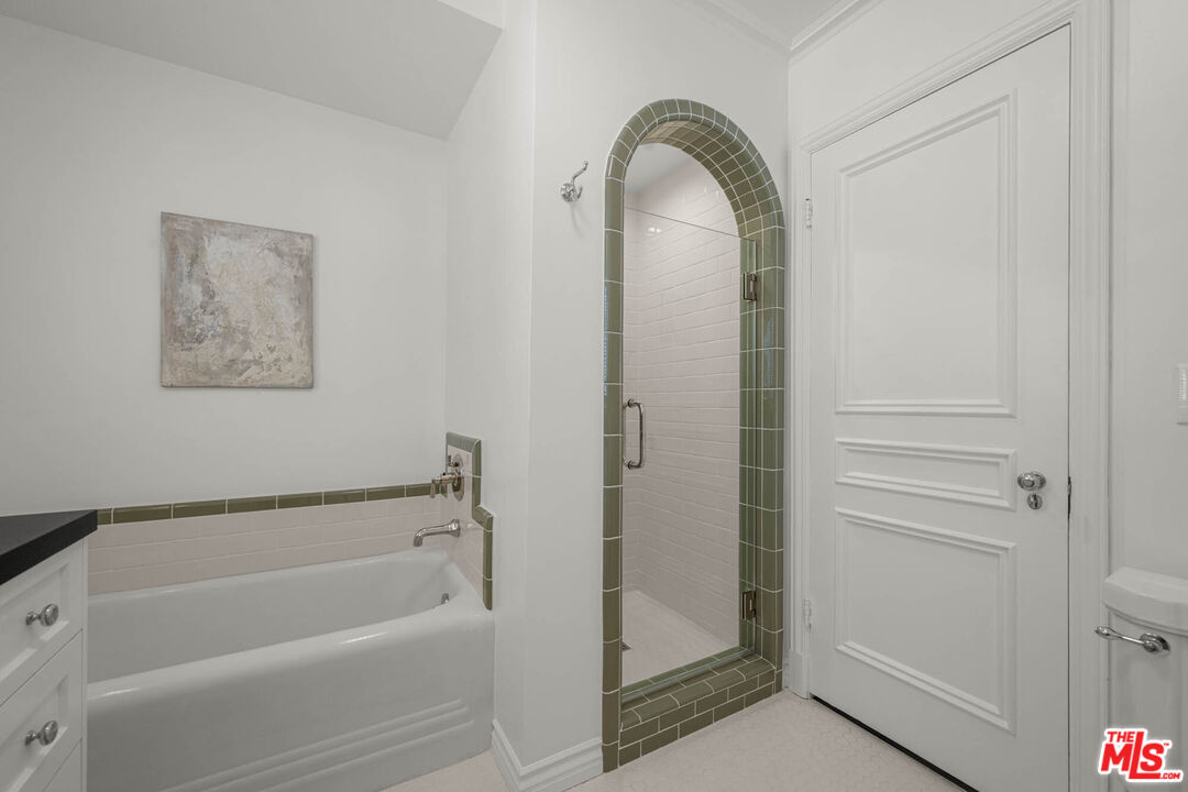 153 S Camden Dr Unit: F
