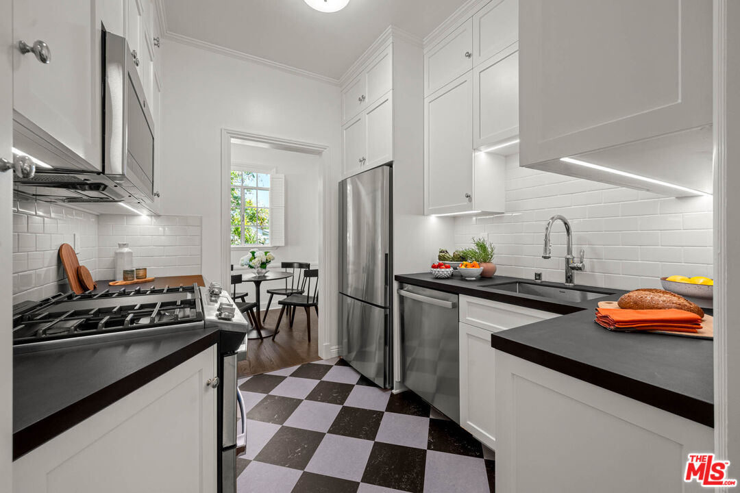 153 S Camden Dr Unit: F