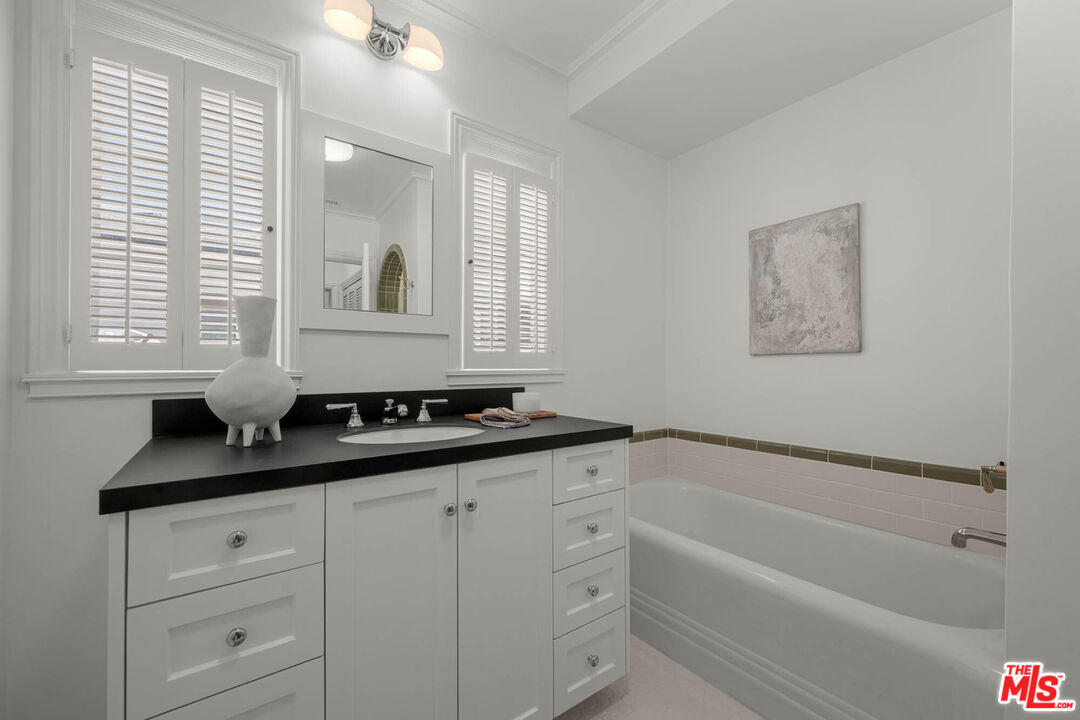 153 S Camden Dr Unit: F