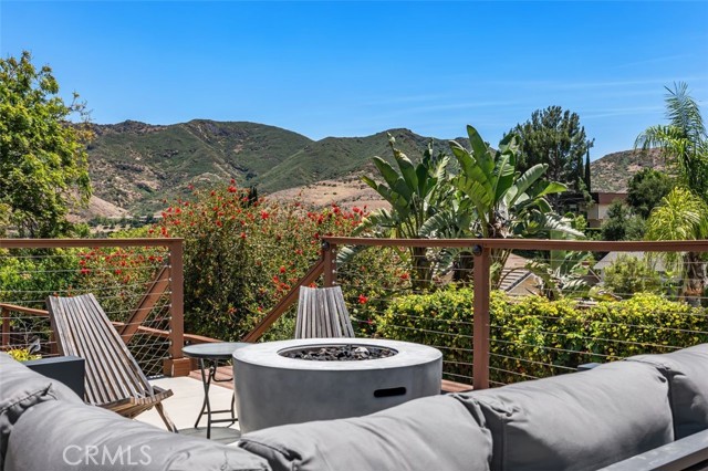 5551 Rainbow Crest