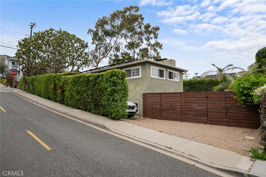 1700 Stanford Avenue