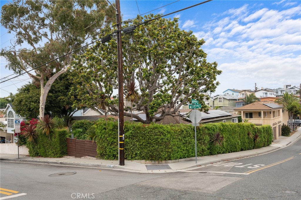 1700 Stanford Avenue