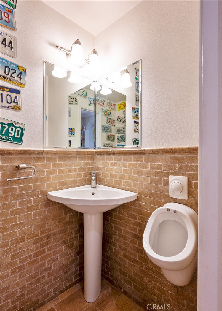 1700 Stanford Avenue