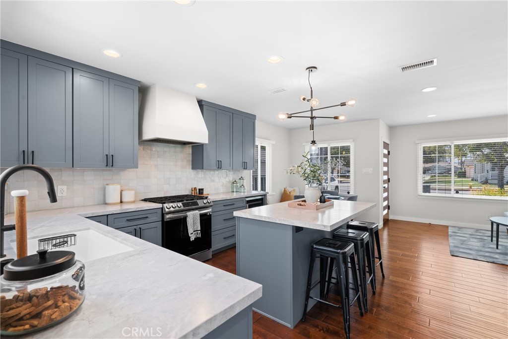 3409 W 175th Street