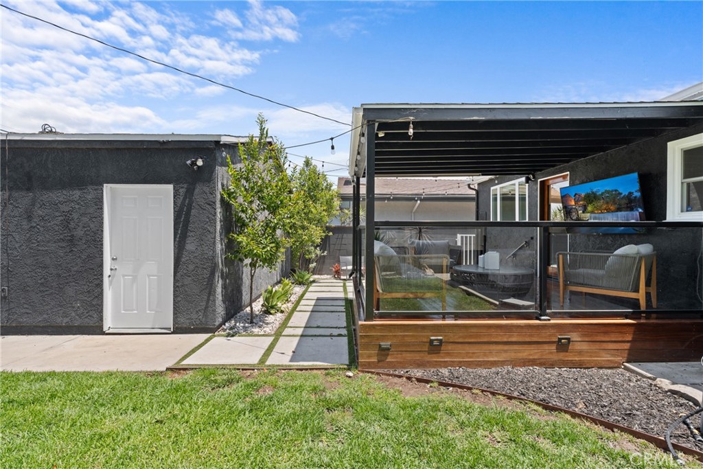 3409 W 175th Street
