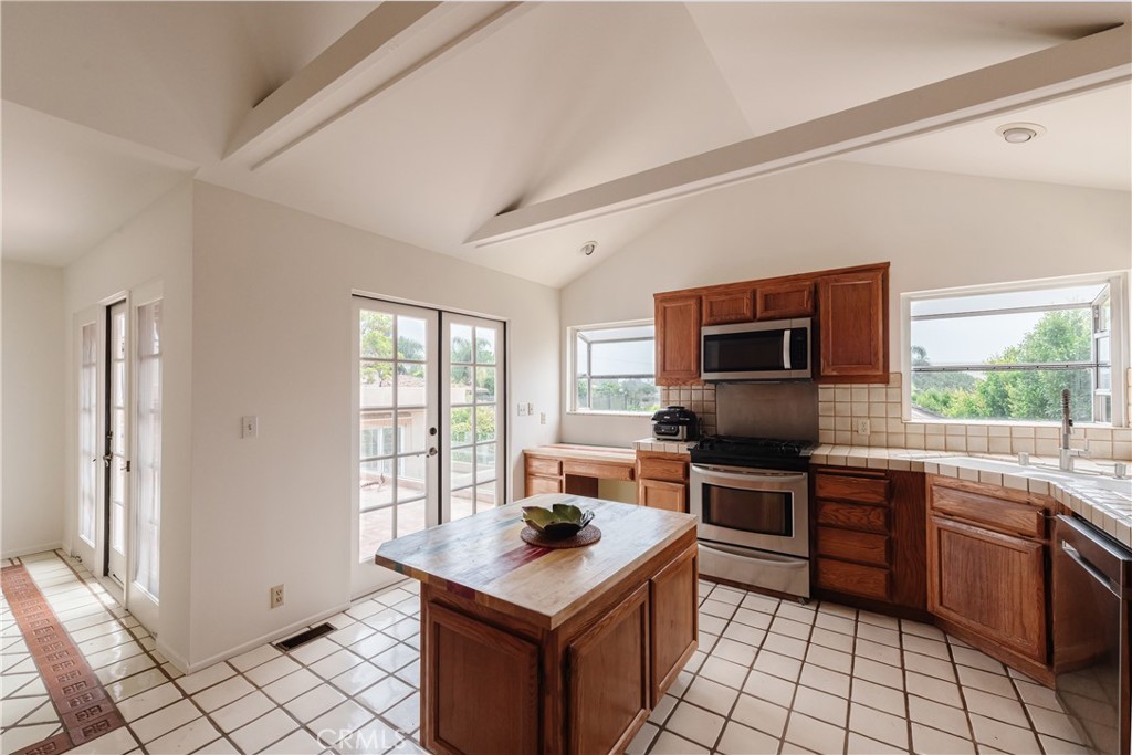 1166 Longfellow Drive