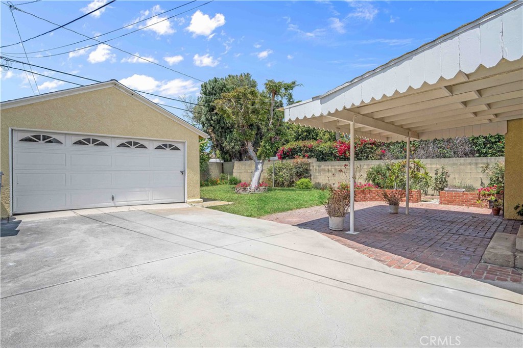 14705 Fonthill Avenue