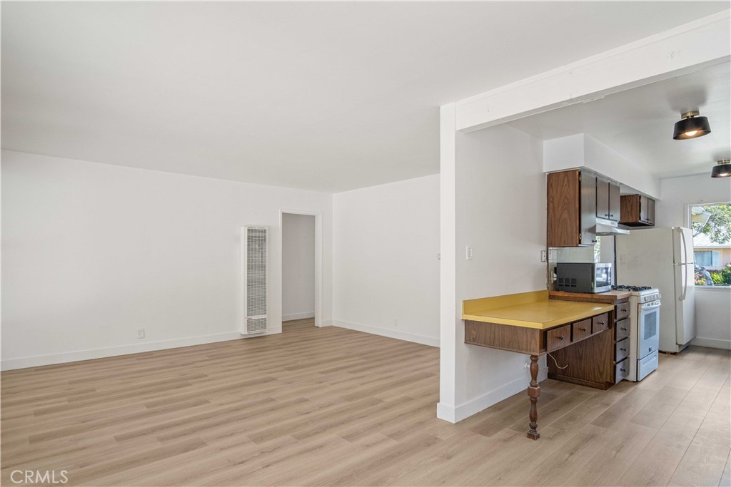 14705 Fonthill Avenue