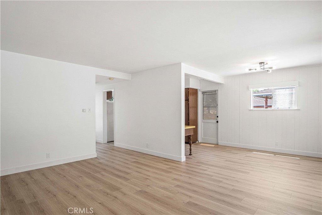 14705 Fonthill Avenue