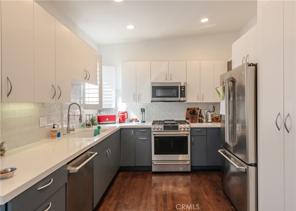 1427 Manhattan Avenue