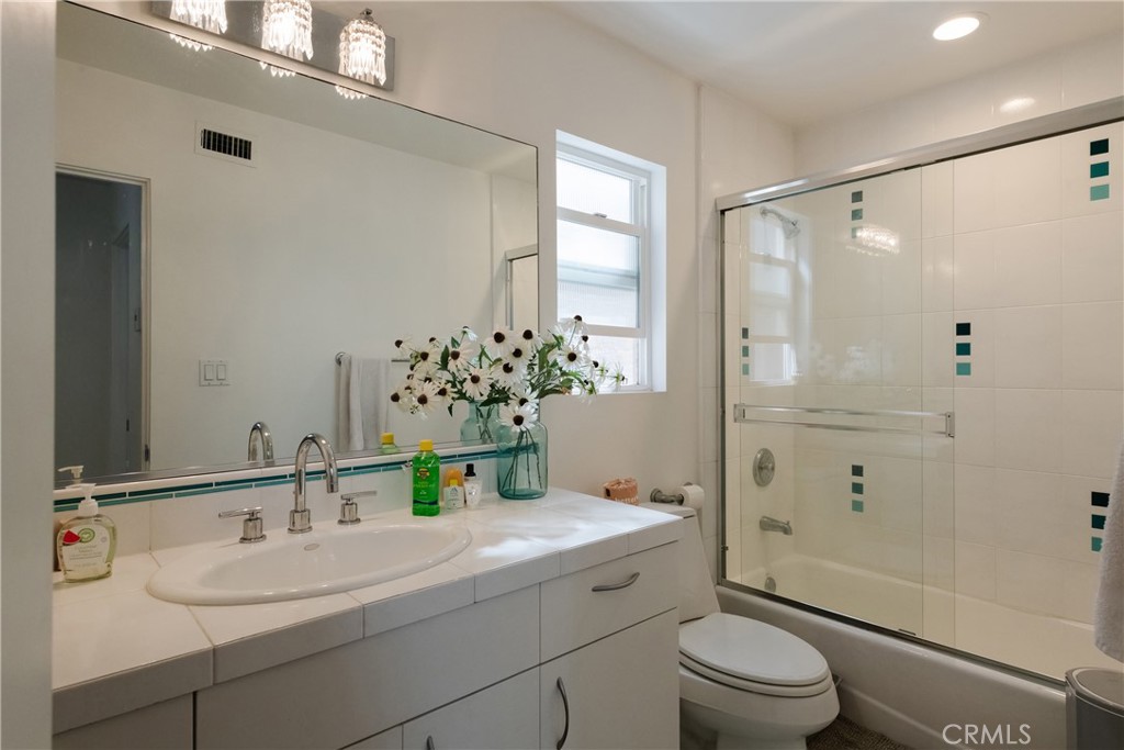 1427 Manhattan Avenue