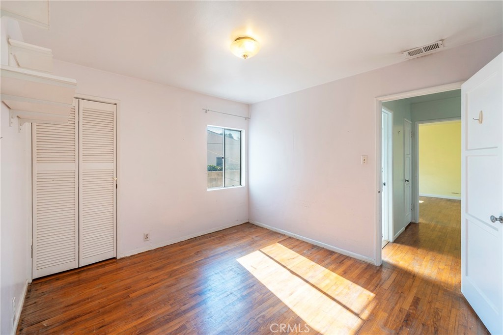 2104 Chestnut Avenue