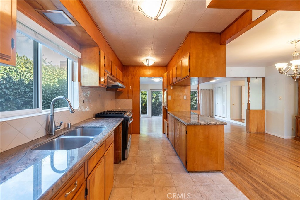 2104 Chestnut Avenue