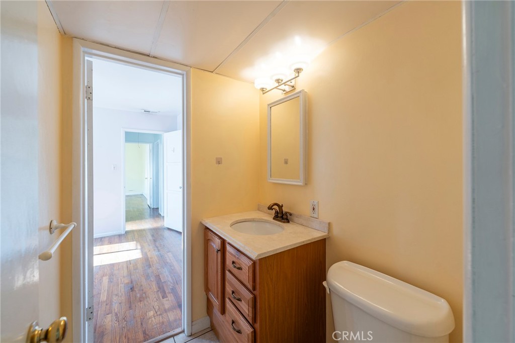 2104 Chestnut Avenue