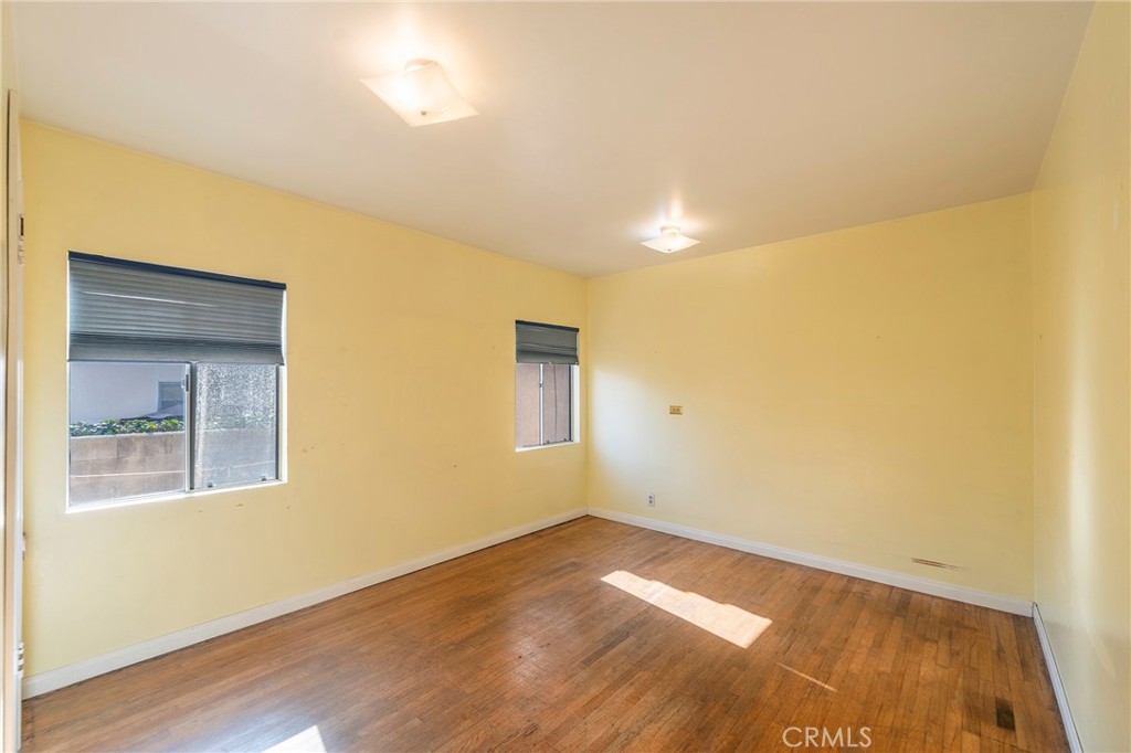 2104 Chestnut Avenue