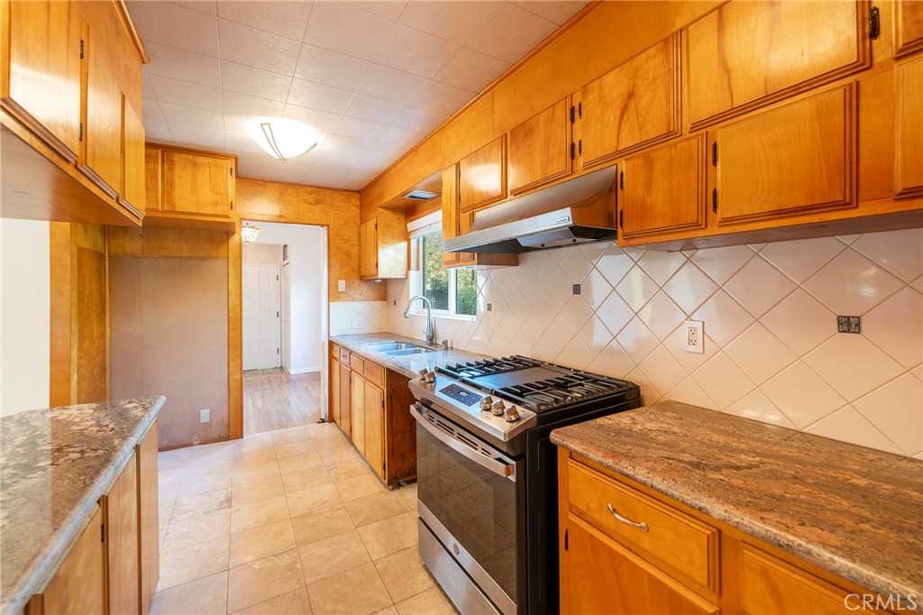 2104 Chestnut Avenue